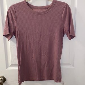 Light purple/plum cute ribbed shirt in size medium